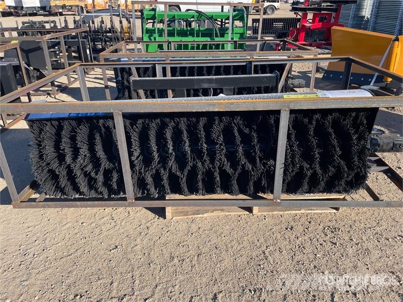  Mower King SSAB72 72 in Skid Steer Broom (Unused) فرش