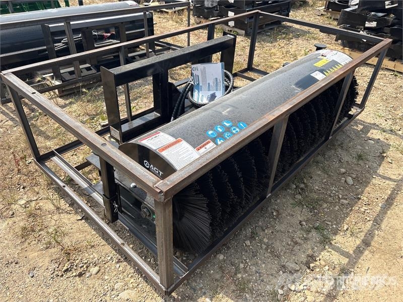 Mower King SSAB72 72 in Skid Steer Broom (Unused) Süpürgeler
