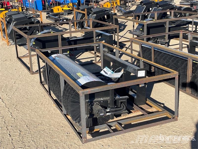  Mower King SSAB72 72 in Skid Steer Broom (Unused) فرش