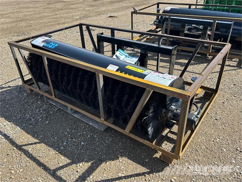 Mower King SSAB72 72 in Skid Steer Broom (Unused) Süpürgeler