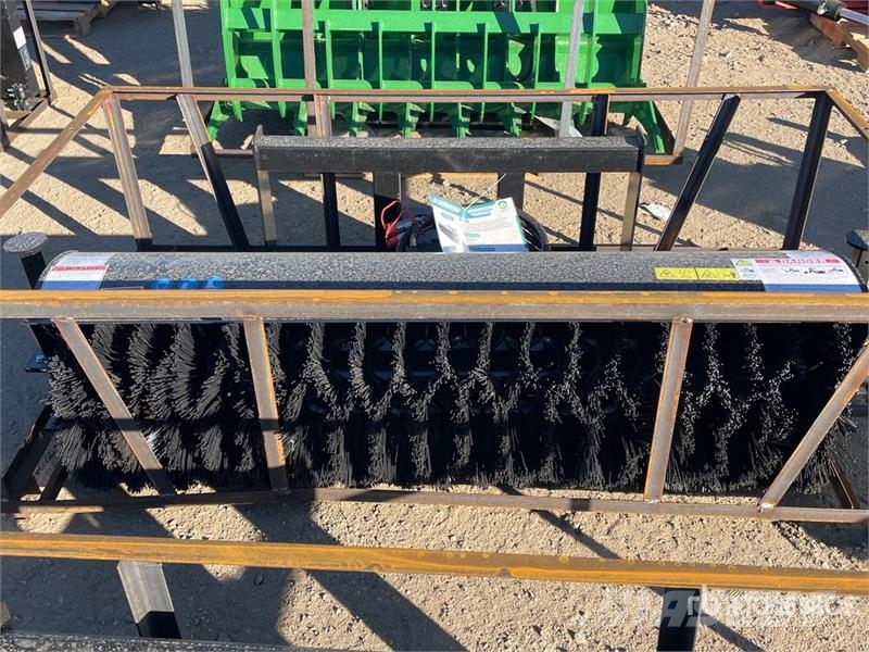 Mower King SSAB72 72 in Skid Steer Broom (Unused) فرش