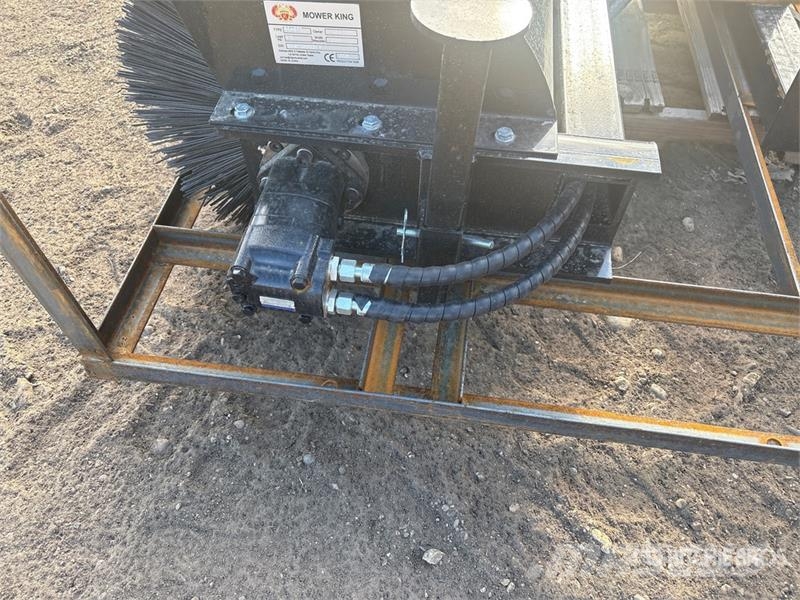 Mower King SSAB72 72 in Skid Steer Broom (Unused) Süpürgeler