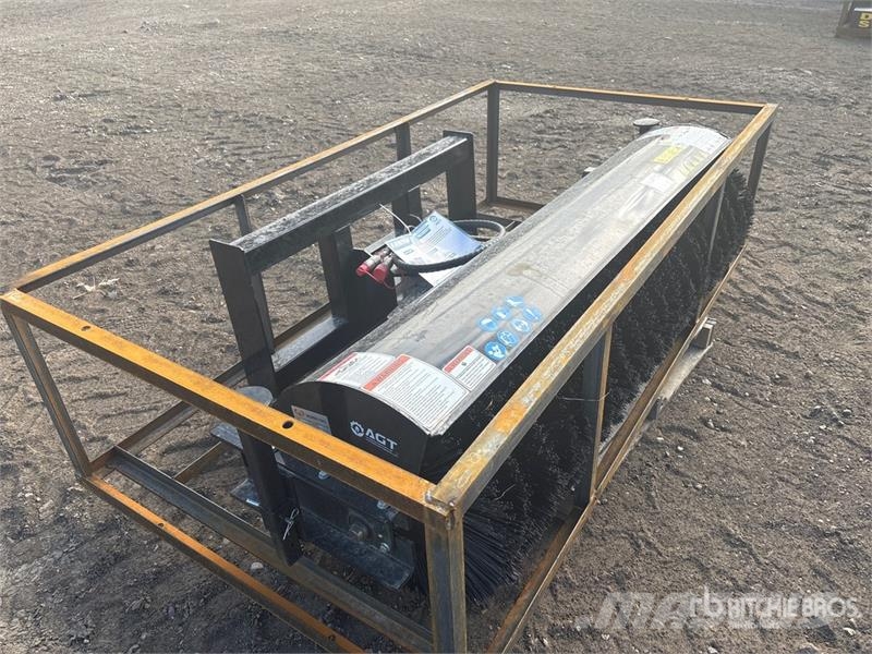 Mower King SSAB72 72 in Skid Steer Broom (Unused) Süpürgeler