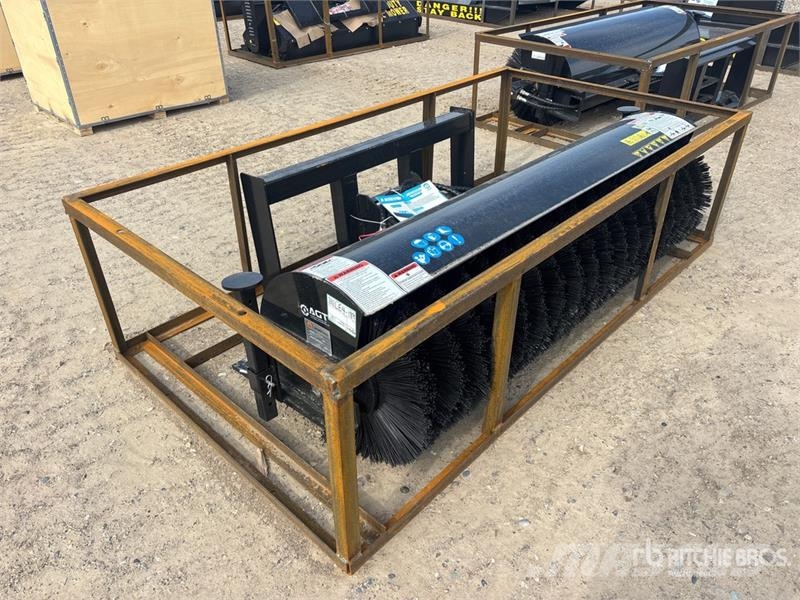 Mower King SSAB72 72 in Skid Steer Broom (Unused) Süpürgeler