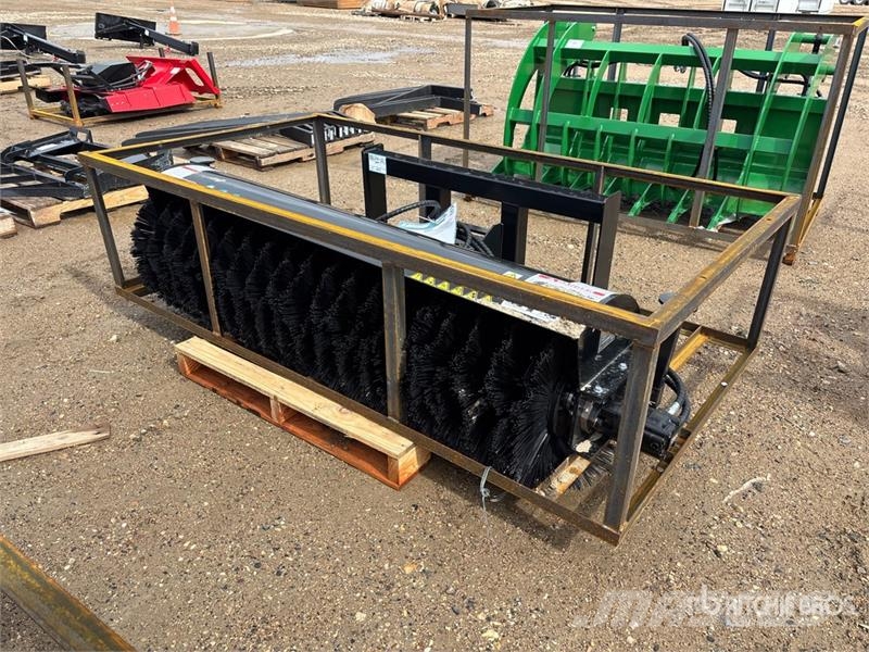 Mower King SSAB72 72 in Skid Steer Broom (Unused) Süpürgeler