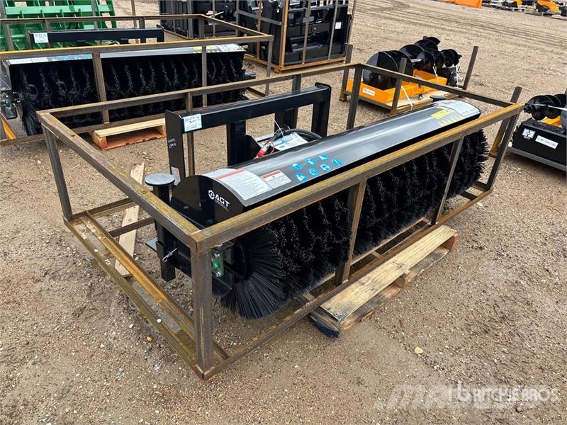 Mower King SSAB72 72 in Skid Steer Broom (Unused) Süpürgeler
