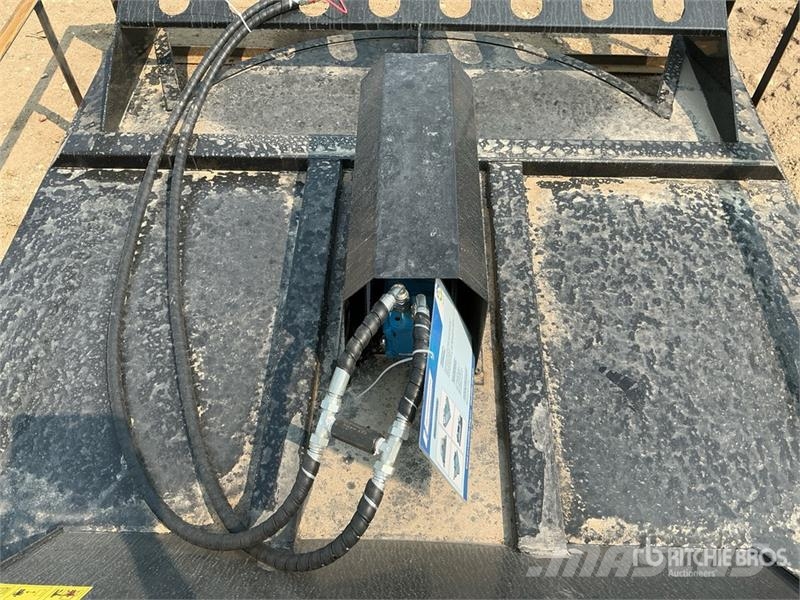 Mower King SSRC 71 in Skid Steer Brush Cutter (Unu 장착형 잔디깎기