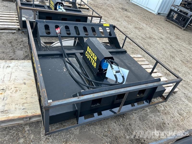  Mower King SSRC 72 in Skid Steer Brush Cutter (Unu Monterade och påhängda gräsklippare