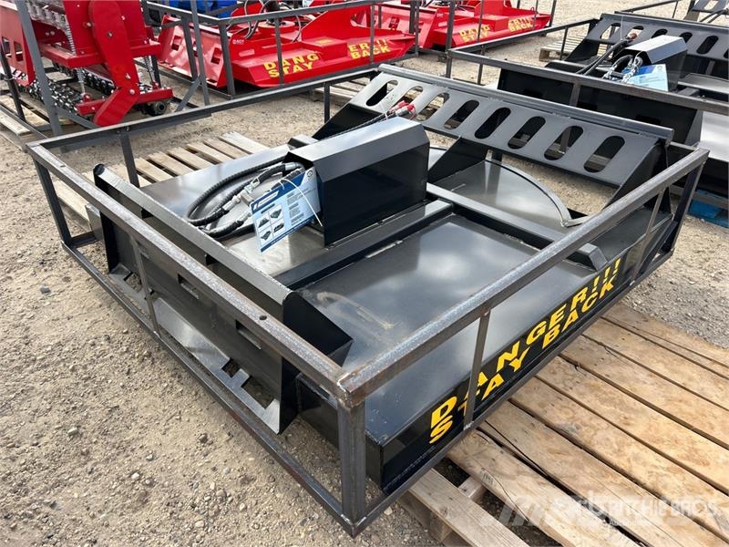 Mower King SSRC 72 in Skid Steer Brush Cutter (Unu 牽引式モア/芝刈り機