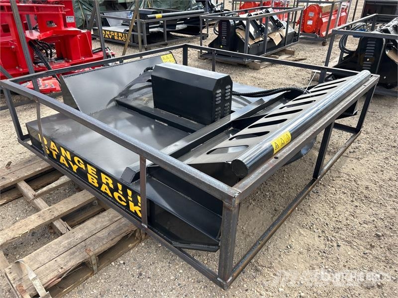 Mower King SSRC 72 in Skid Steer Brush Cutter (Unu 牽引式モア/芝刈り機