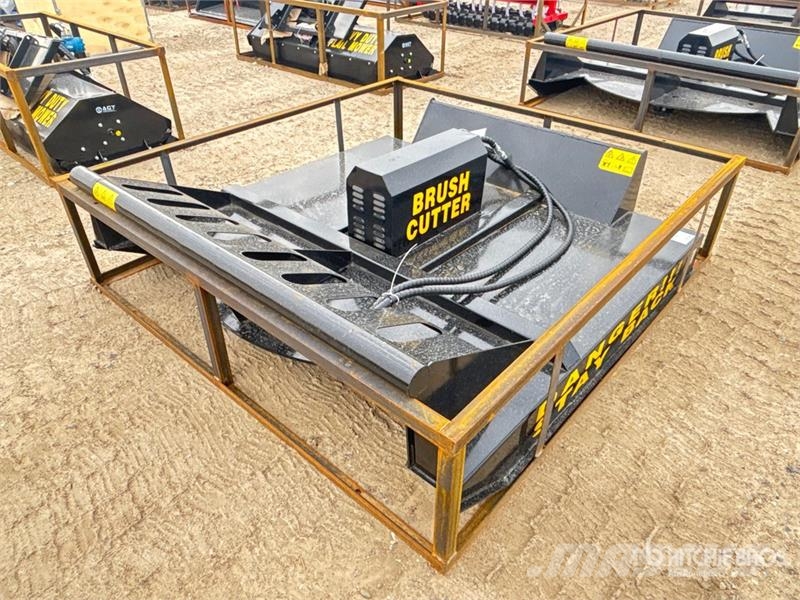 Mower King SSRC 72 in Skid Steer Brush Cutter (Unu Sekačky namontované a tažené