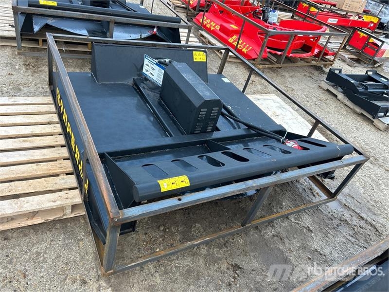  Mower King SSRC 72 in Skid Steer Brush Cutter (Unu Monterade och påhängda gräsklippare