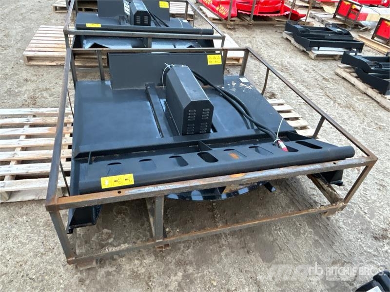 Mower King SSRC 72 in Skid Steer Brush Cutter (Unu Monterade och påhängda gräsklippare