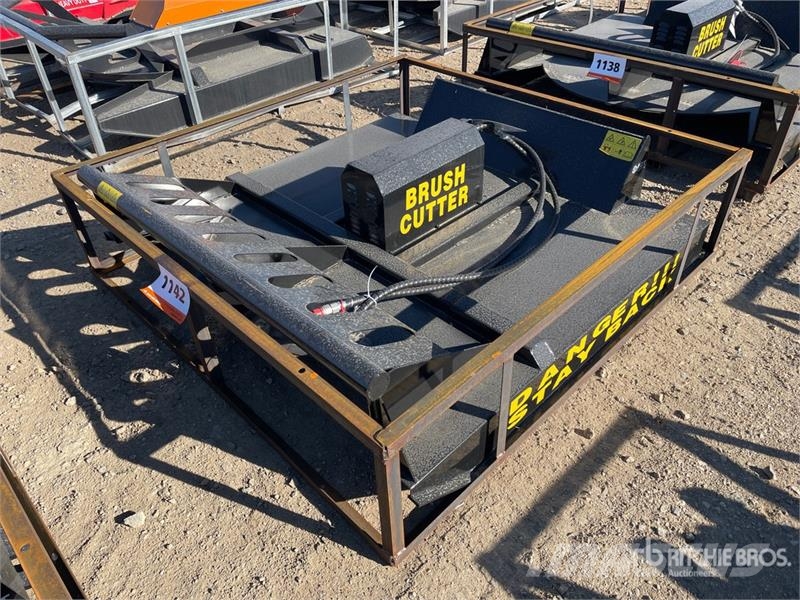 Mower King SSRC 72 in Skid Steer Brush Cutter (Unu Cortadores de relva montados e rebocados