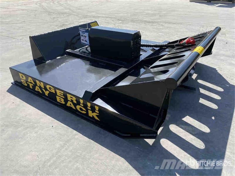 Mower King SSRC 72 in Skid Steer Brush Cutter (Unu Sekačky namontované a tažené