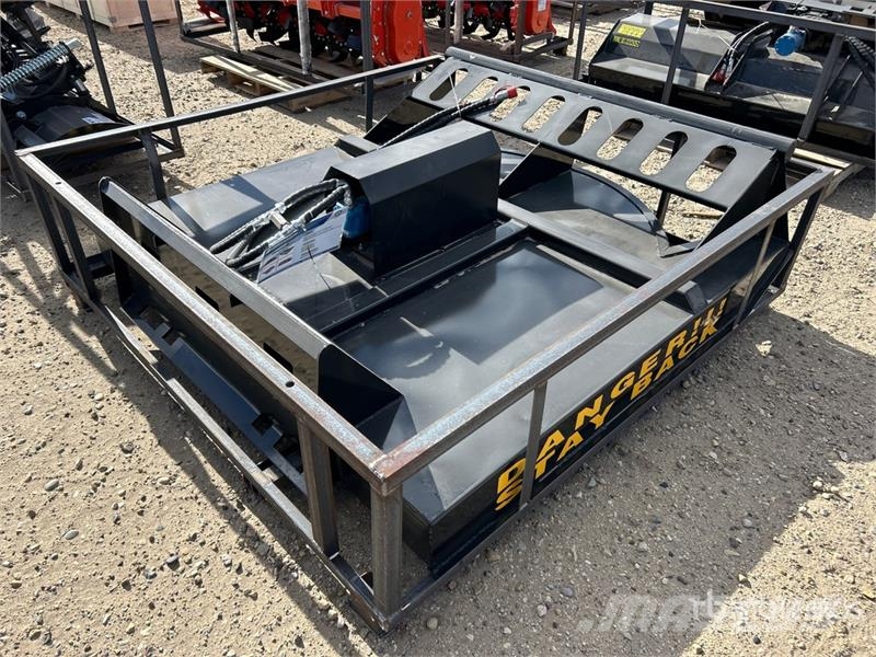 Mower King SSRC 72 in Skid Steer Brush Cutter (Unu 牽引式モア/芝刈り機