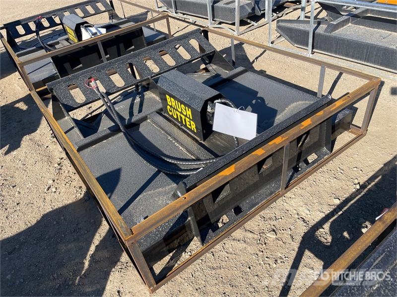 Mower King SSRC 72 in Skid Steer Brush Cutter (Unu Cortadores de relva montados e rebocados
