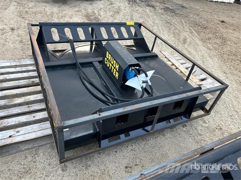 Mower King SSRC 72 in Skid Steer Brush Cutter (Unu Monterade och påhängda gräsklippare