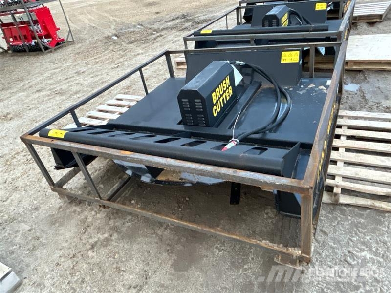 Mower King SSRC 72 in Skid Steer Brush Cutter (Unu Monterade och påhängda gräsklippare