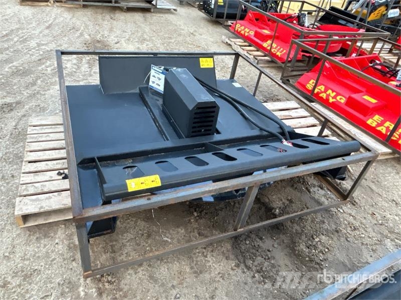 Mower King SSRC 72 in Skid Steer Brush Cutter (Unu Monterade och påhängda gräsklippare