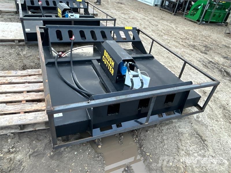 Mower King SSRC 72 in Skid Steer Brush Cutter (Unu Monterade och påhängda gräsklippare