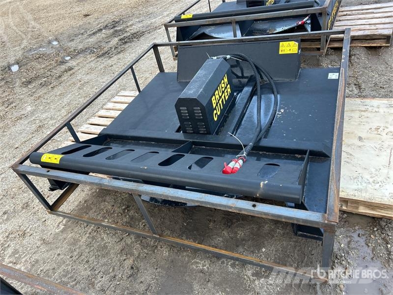  Mower King SSRC 72 in Skid Steer Brush Cutter (Unu Monterade och påhängda gräsklippare