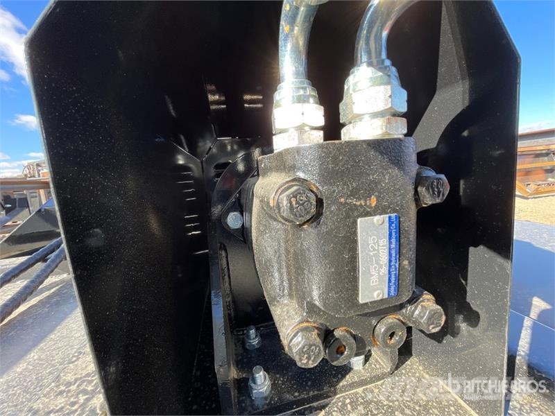 Mower King SSRC 72 in Skid Steer Brush Cutter (Unu Cortadores de relva montados e rebocados