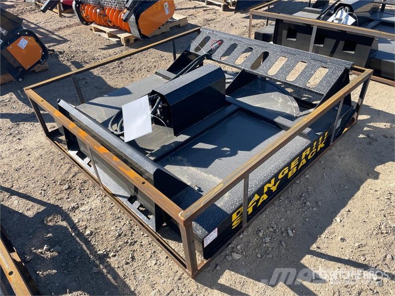 Mower King SSRC 72 in Skid Steer Brush Cutter (Unu Cortadores de relva montados e rebocados