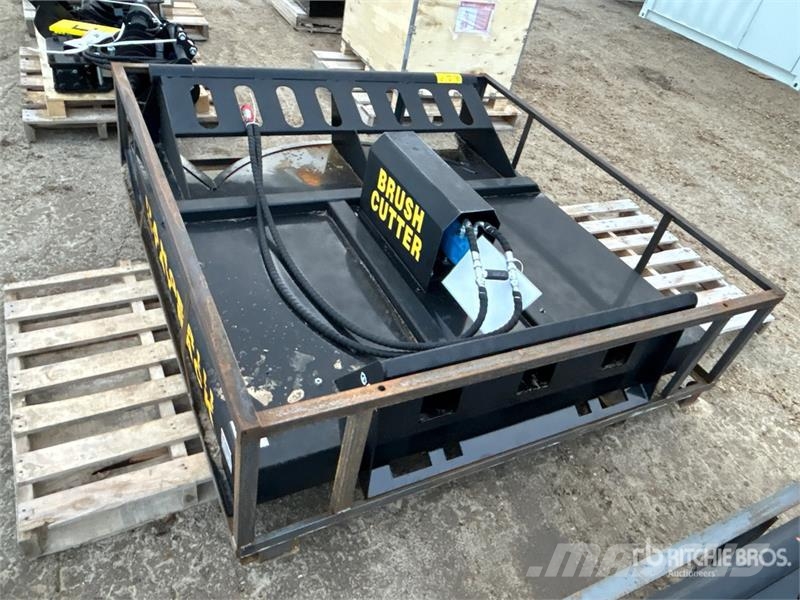 Mower King SSRC 72 in Skid Steer Brush Cutter (Unu Monterade och påhängda gräsklippare