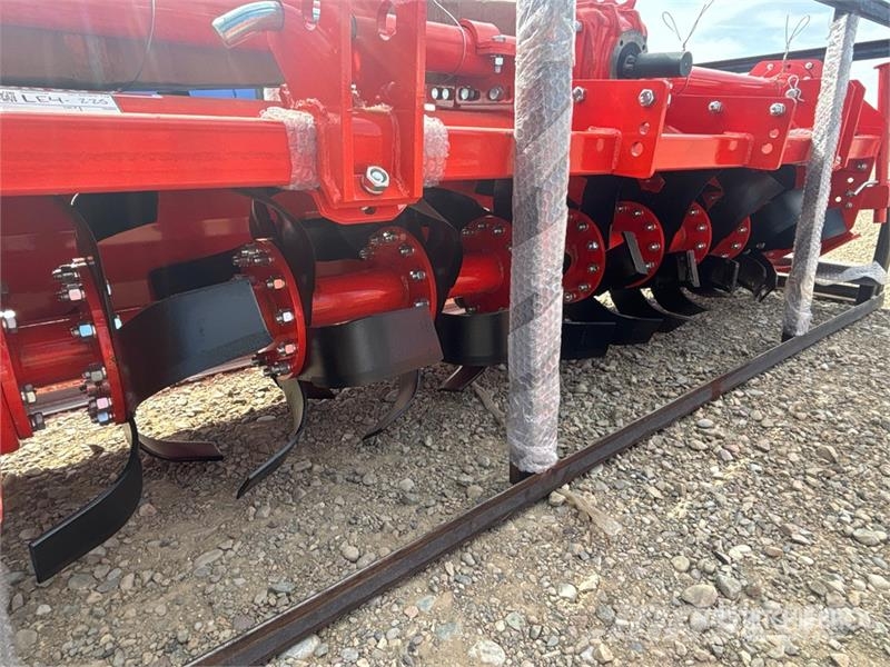 Mower King TAS-81 72 in 2-Point Rotary Tiller (Unu Såbäddsharvar och rototillers