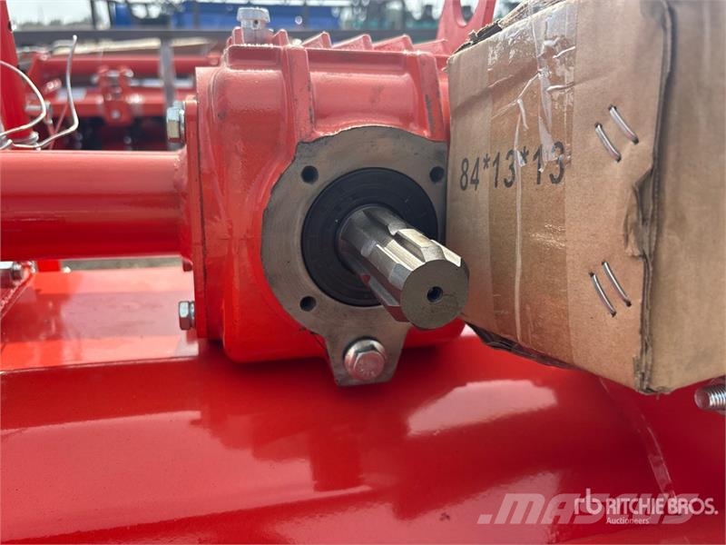 Mower King TAS-81 72 in 2-Point Rotary Tiller (Unu Grades mecânicas e moto-cultivadores