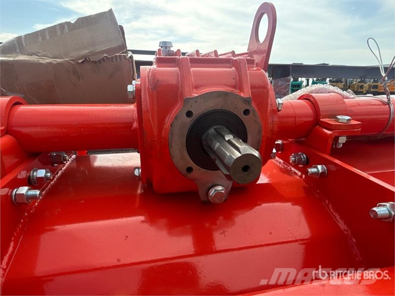 Mower King TAS-81 72 in 2-Point Rotary Tiller (Unu Såbäddsharvar och rototillers
