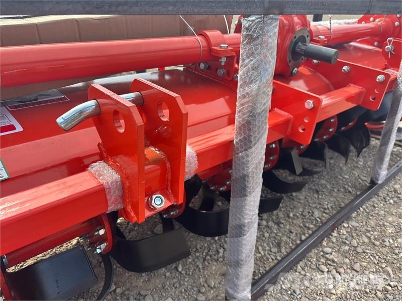 Mower King TAS-81 72 in 2-Point Rotary Tiller (Unu Såbäddsharvar och rototillers
