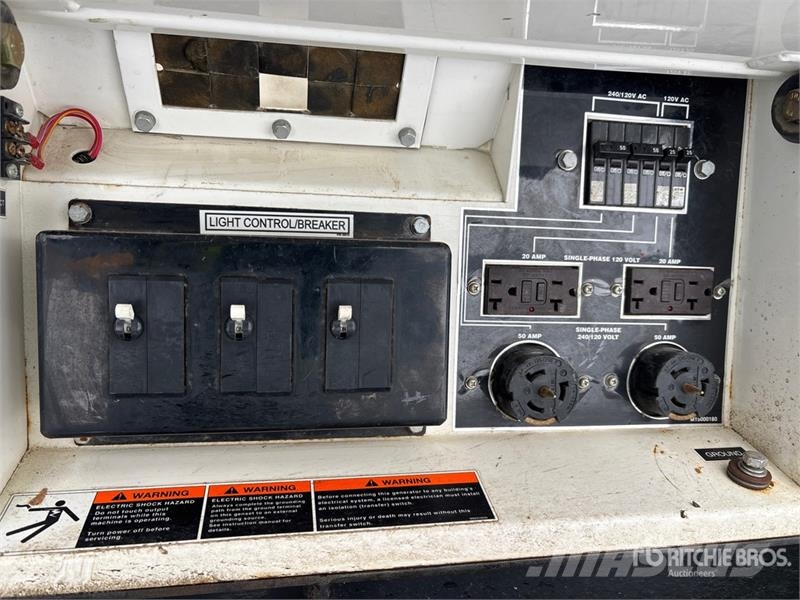 MultiQuip DCA-20SPXU4CAN 20 kW Light Tower Освітлювальні вежі