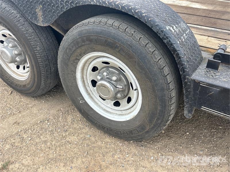 Mustang 16 ft T/A Tilt Deck Trailer Caricatore basso