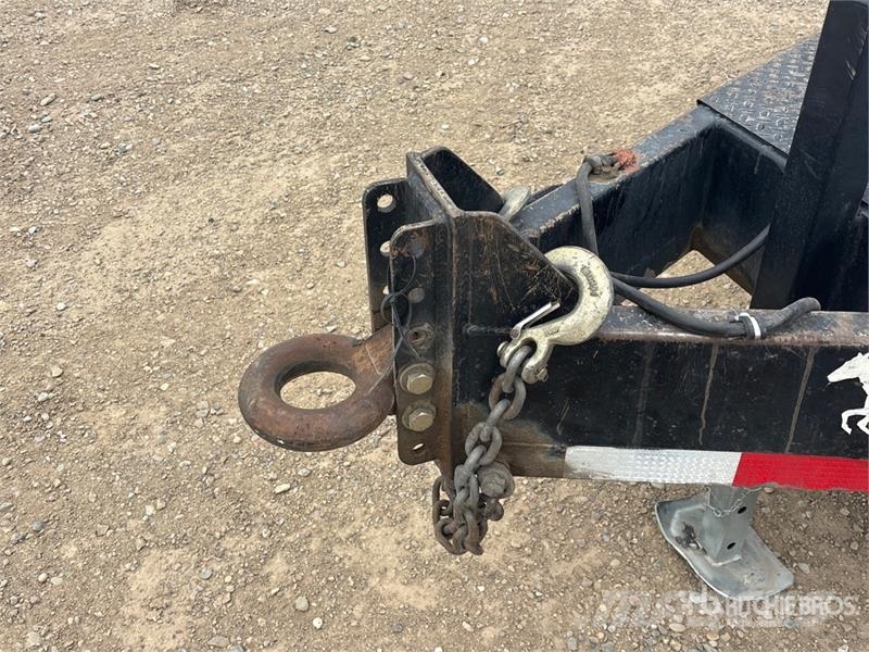 Mustang 16 ft T/A Tilt Deck Trailer Caricatore basso