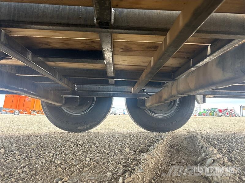Mustang 16 ft T/A Tilt Deck Trailer Caricatore basso