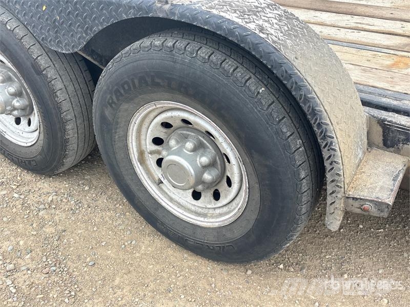 Mustang 16 ft T/A Tilt Deck Trailer Mažų aukščių krautuvai