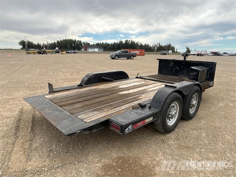 Mustang 16 ft T/A Tilt Deck Trailer Caricatore basso