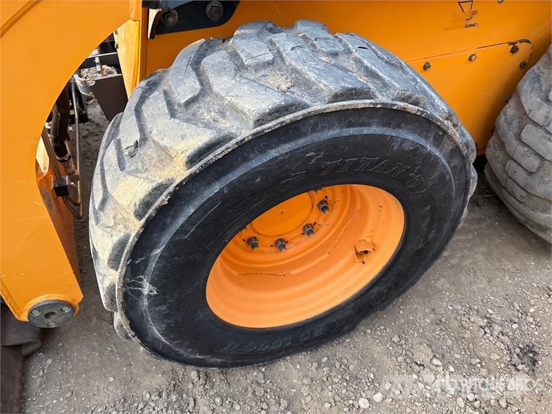 Mustang Two-Speed Skid Steer Loader 滑移轉向裝載機