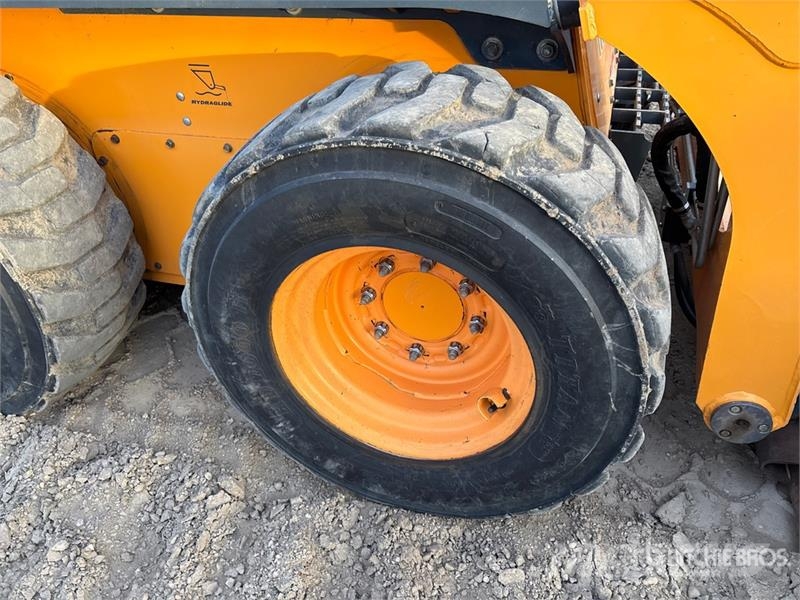 Mustang Two-Speed Skid Steer Loader 滑移轉向裝載機