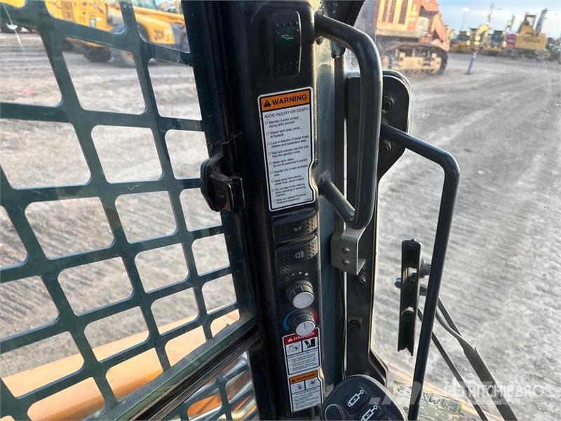 Mustang Two-Speed Skid Steer Loader 滑移轉向裝載機
