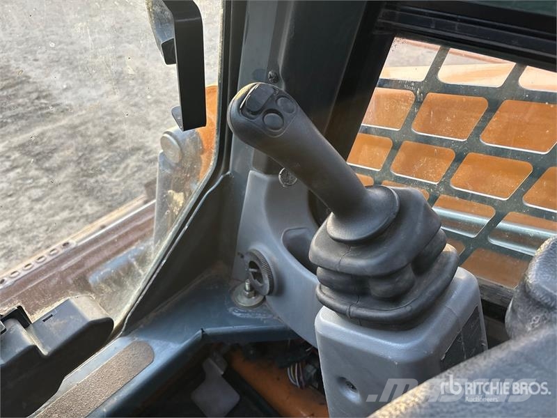 Mustang Two-Speed Skid Steer Loader 滑移轉向裝載機
