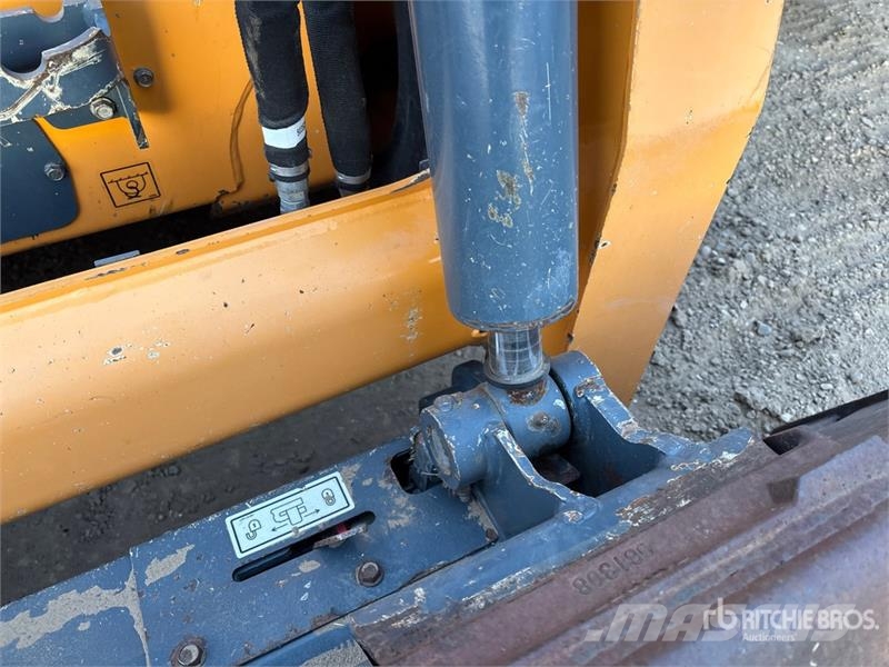 Mustang Two-Speed Skid Steer Loader 滑移轉向裝載機