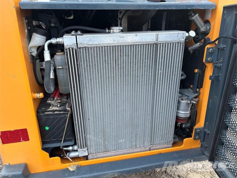 Mustang Two-Speed Skid Steer Loader 滑移轉向裝載機