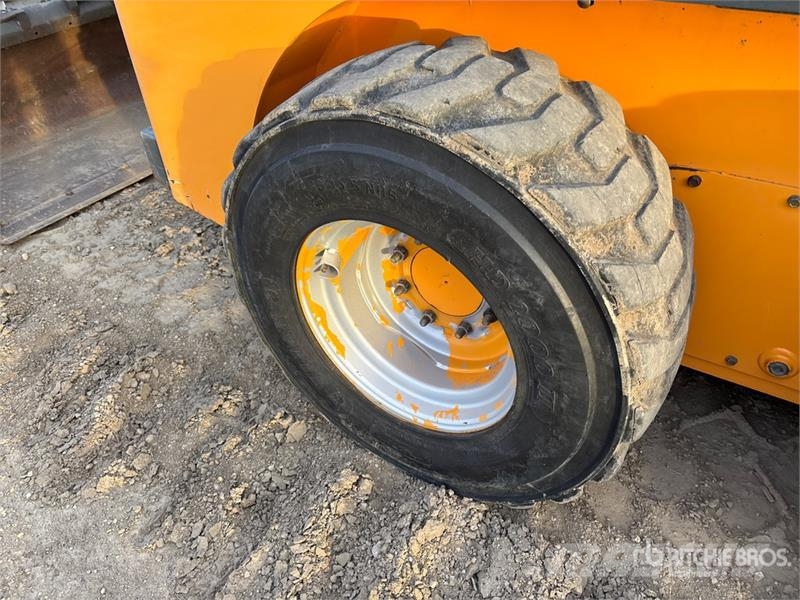 Mustang Two-Speed Skid Steer Loader 滑移轉向裝載機