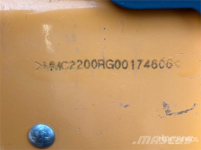 Mustang Two-Speed Skid Steer Loader 滑移轉向裝載機