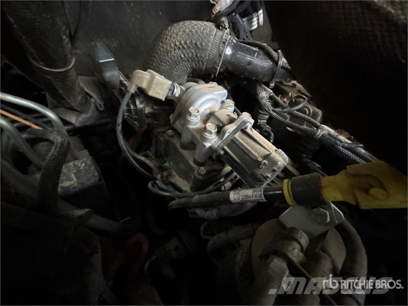 Mustang Two-Speed Skid Steer Loader 滑移轉向裝載機