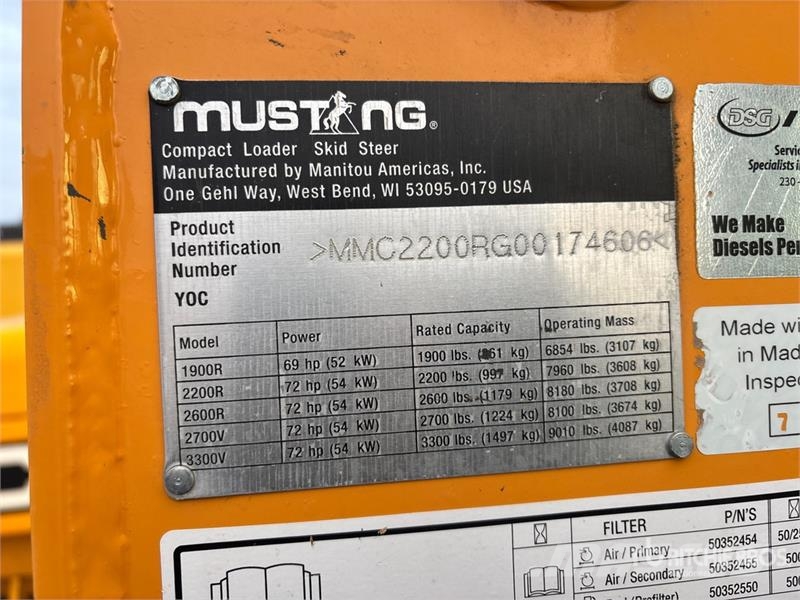 Mustang Two-Speed Skid Steer Loader 滑移轉向裝載機