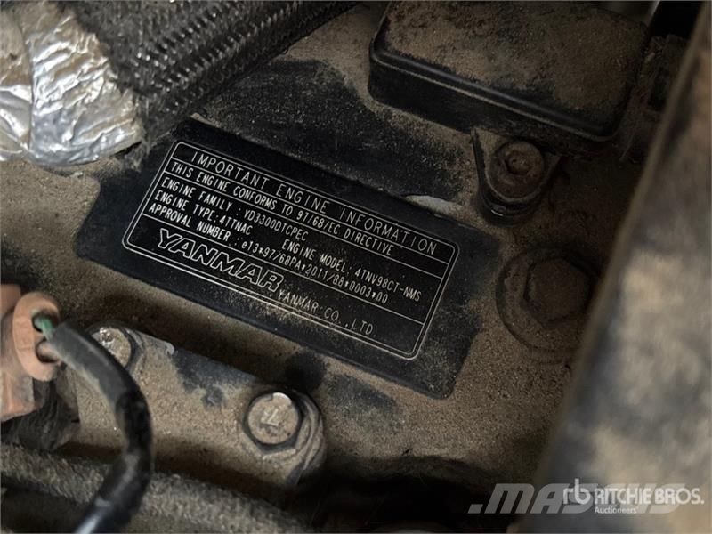 Mustang Two-Speed Skid Steer Loader 滑移轉向裝載機